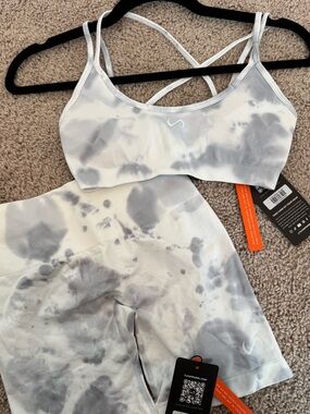 NWT TLF apparel tie-dye matching set 🤍🩶